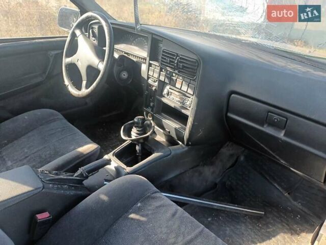 Черный Опель Омега, объемом двигателя 2.6 л и пробегом 250 тыс. км за 471 $, фото 6 на Automoto.ua