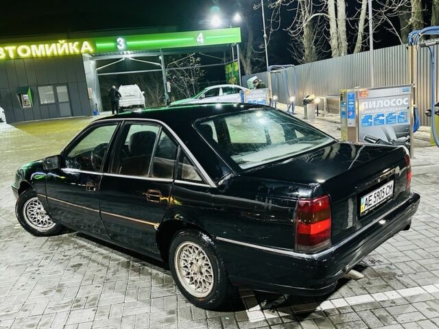 Черный Опель Омега, объемом двигателя 2 л и пробегом 290 тыс. км за 746 $, фото 10 на Automoto.ua