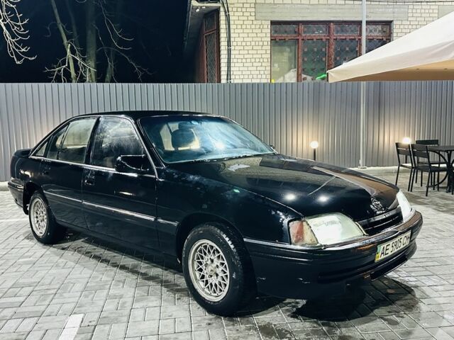 Черный Опель Омега, объемом двигателя 2 л и пробегом 290 тыс. км за 746 $, фото 9 на Automoto.ua