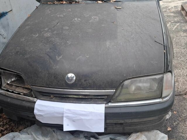 Чорний Опель Омега, об'ємом двигуна 2 л та пробігом 2 тис. км за 700 $, фото 4 на Automoto.ua