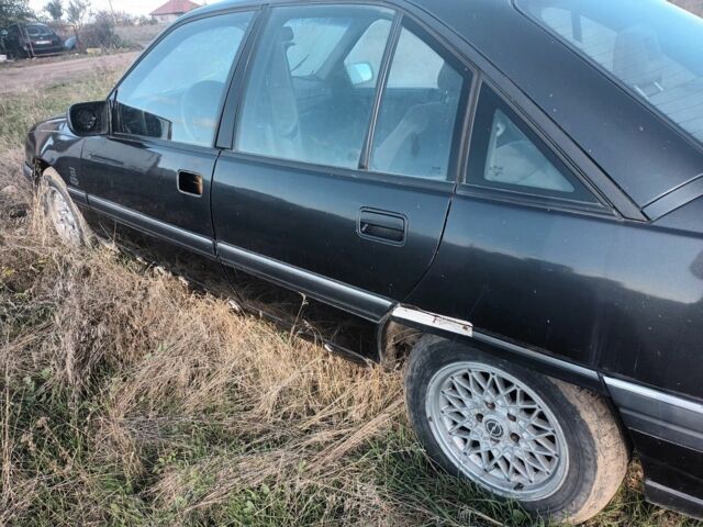 Опель Омега 1991 у Южне (Південне) на Automoto.ua Чорний Опель Омега, об'ємом двигуна 2.6 л та пробігом 400 тис. км за 600 $, фото 3 на Automoto.ua