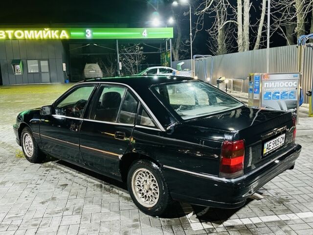 Черный Опель Омега, объемом двигателя 2 л и пробегом 290 тыс. км за 746 $, фото 4 на Automoto.ua
