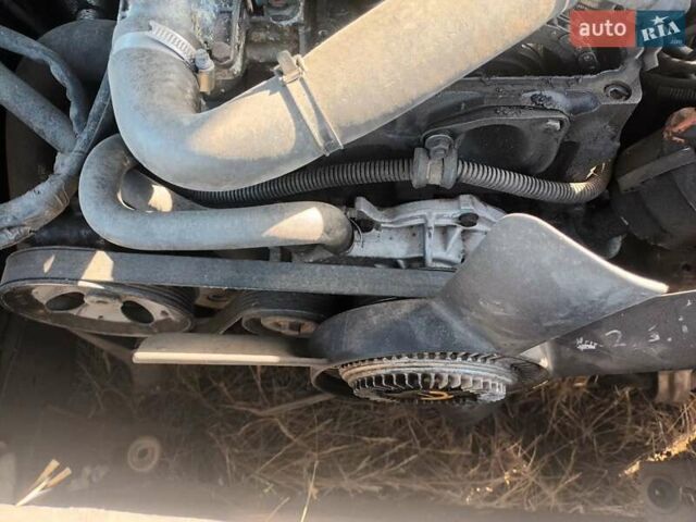 Черный Опель Омега, объемом двигателя 2.6 л и пробегом 250 тыс. км за 471 $, фото 9 на Automoto.ua