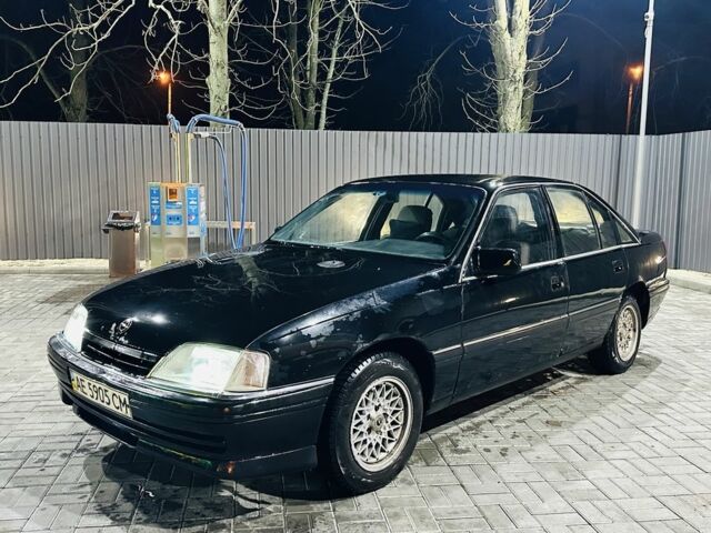 Черный Опель Омега, объемом двигателя 2 л и пробегом 290 тыс. км за 746 $, фото 8 на Automoto.ua