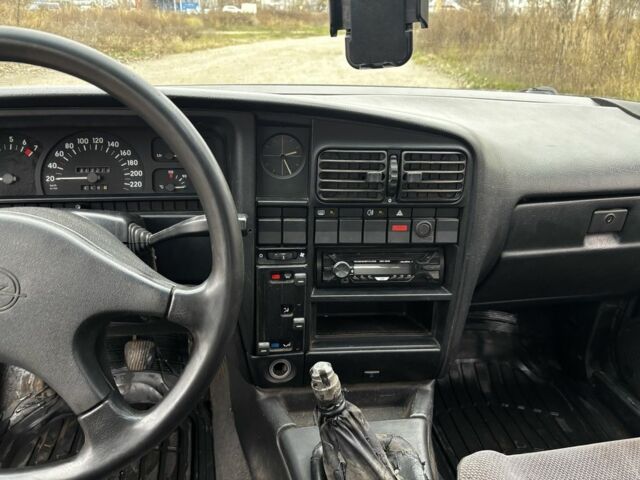 Чорний Опель Омега, об'ємом двигуна 2 л та пробігом 350 тис. км за 1200 $, фото 10 на Automoto.ua