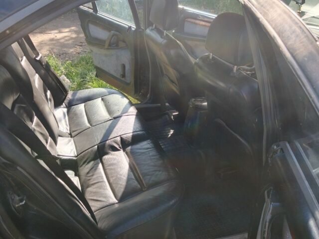 Черный Опель Омега, объемом двигателя 2 л и пробегом 1000 тыс. км за 1001 $, фото 7 на Automoto.ua