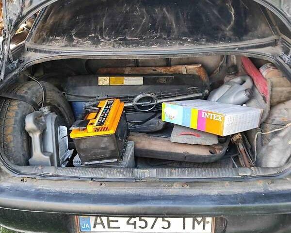 Черный Опель Омега, объемом двигателя 2.5 л и пробегом 999 тыс. км за 850 $, фото 6 на Automoto.ua