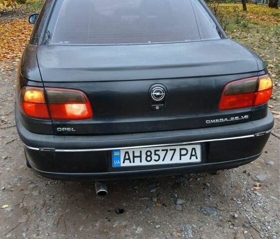 Чорний Опель Омега, об'ємом двигуна 2.5 л та пробігом 3 тис. км за 1750 $, фото 2 на Automoto.ua