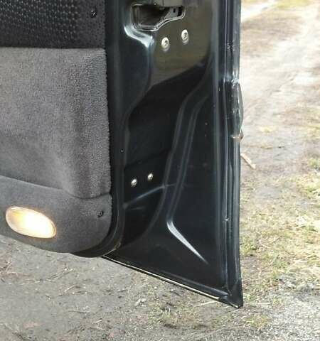 Черный Опель Омега, объемом двигателя 2.5 л и пробегом 300 тыс. км за 2900 $, фото 11 на Automoto.ua