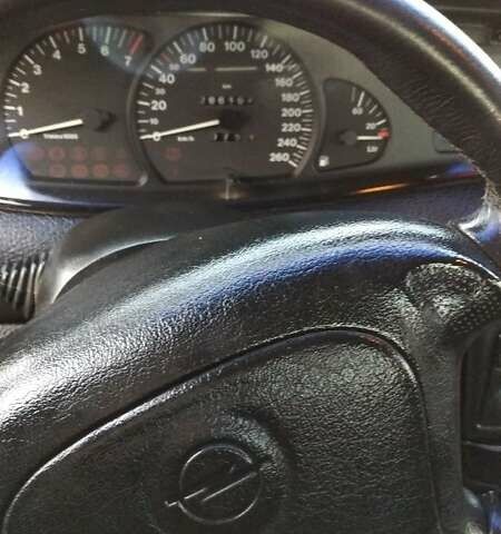 Черный Опель Омега, объемом двигателя 2.5 л и пробегом 300 тыс. км за 2900 $, фото 17 на Automoto.ua