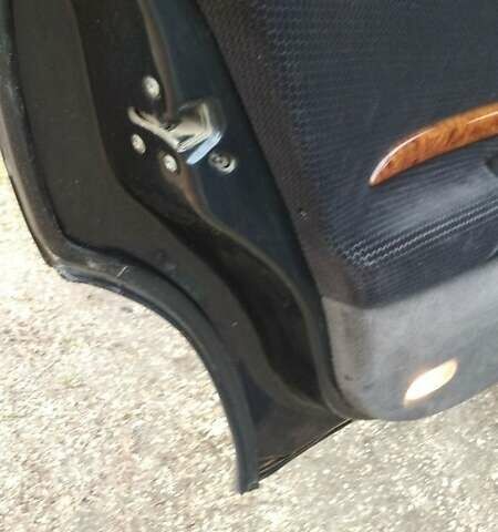 Черный Опель Омега, объемом двигателя 2.5 л и пробегом 300 тыс. км за 2900 $, фото 14 на Automoto.ua