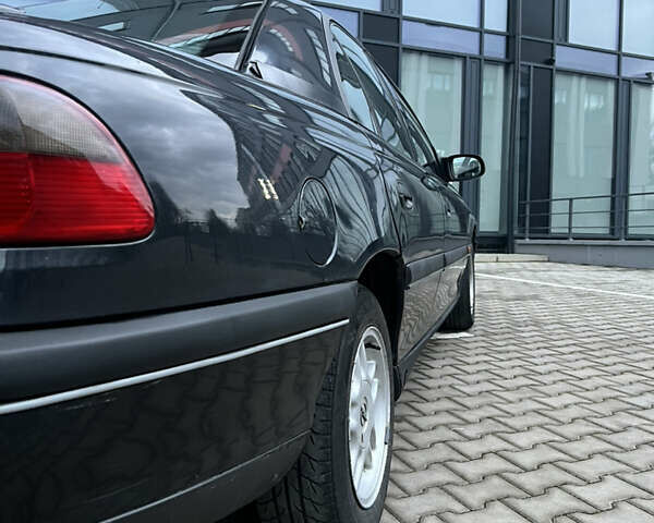 Черный Опель Омега, объемом двигателя 2.5 л и пробегом 300 тыс. км за 2200 $, фото 9 на Automoto.ua