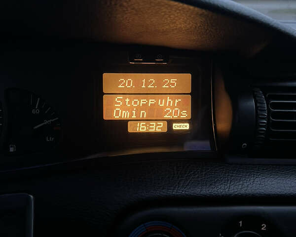 Черный Опель Омега, объемом двигателя 2.5 л и пробегом 300 тыс. км за 2200 $, фото 27 на Automoto.ua