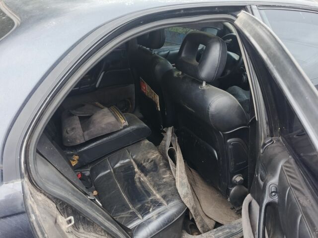 Черный Опель Омега, объемом двигателя 2 л и пробегом 370 тыс. км за 850 $, фото 3 на Automoto.ua