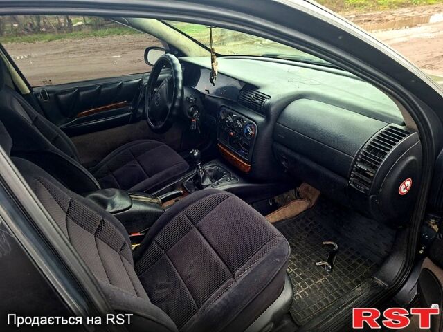 Чорний Опель Омега, об'ємом двигуна 2 л та пробігом 240 тис. км за 800 $, фото 7 на Automoto.ua