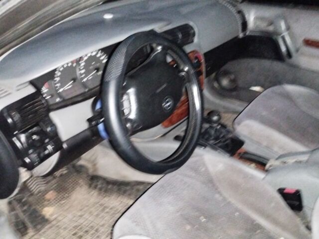 Черный Опель Омега, объемом двигателя 2 л и пробегом 300 тыс. км за 750 $, фото 5 на Automoto.ua