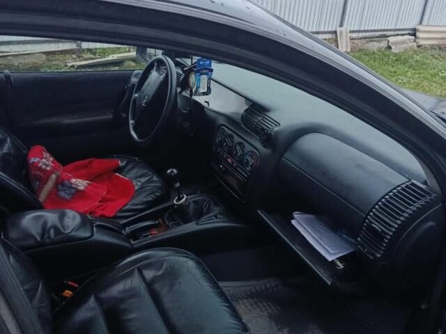 Черный Опель Омега, объемом двигателя 2 л и пробегом 3 тыс. км за 1300 $, фото 2 на Automoto.ua