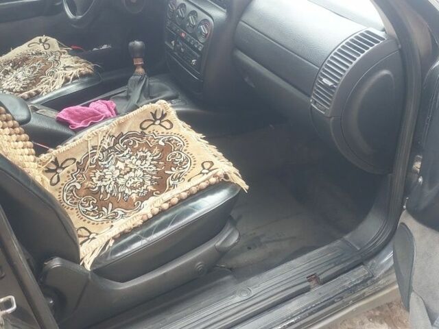 Черный Опель Омега, объемом двигателя 0 л и пробегом 489 тыс. км за 1000 $, фото 8 на Automoto.ua