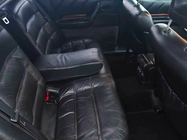 Черный Опель Омега, объемом двигателя 2 л и пробегом 335 тыс. км за 2400 $, фото 6 на Automoto.ua