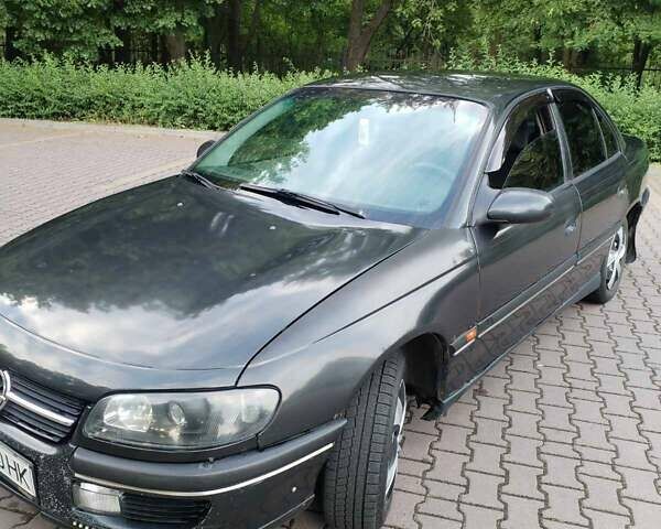 Черный Опель Омега, объемом двигателя 2 л и пробегом 30 тыс. км за 2300 $, фото 9 на Automoto.ua