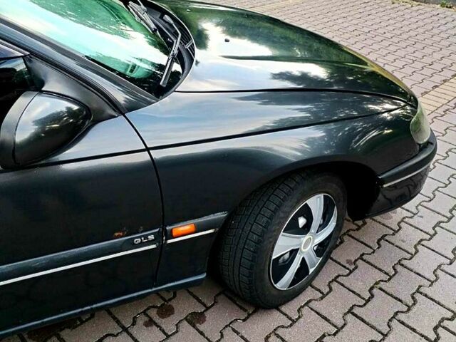 Чорний Опель Омега, об'ємом двигуна 2 л та пробігом 200 тис. км за 2300 $, фото 1 на Automoto.ua