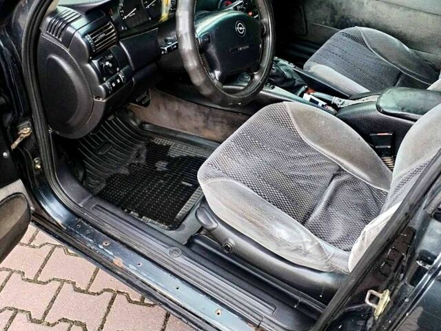 Чорний Опель Омега, об'ємом двигуна 2 л та пробігом 200 тис. км за 2300 $, фото 8 на Automoto.ua