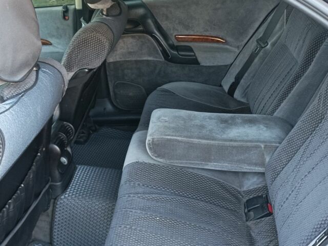Черный Опель Омега, объемом двигателя 2.5 л и пробегом 438 тыс. км за 1400 $, фото 8 на Automoto.ua