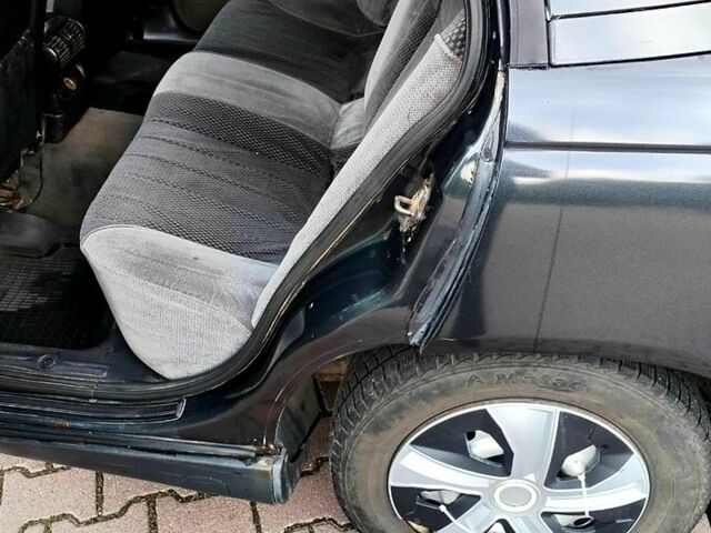 Чорний Опель Омега, об'ємом двигуна 2 л та пробігом 200 тис. км за 2300 $, фото 2 на Automoto.ua