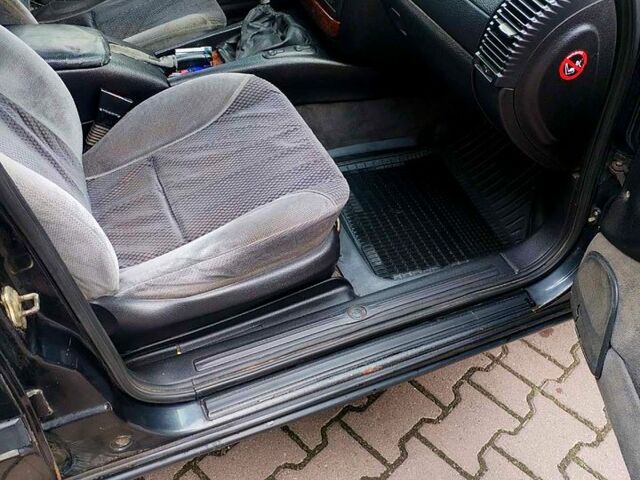 Чорний Опель Омега, об'ємом двигуна 2 л та пробігом 200 тис. км за 2300 $, фото 7 на Automoto.ua