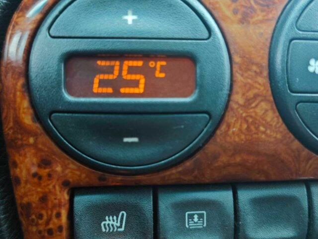 Черный Опель Омега, объемом двигателя 2 л и пробегом 335 тыс. км за 2400 $, фото 19 на Automoto.ua