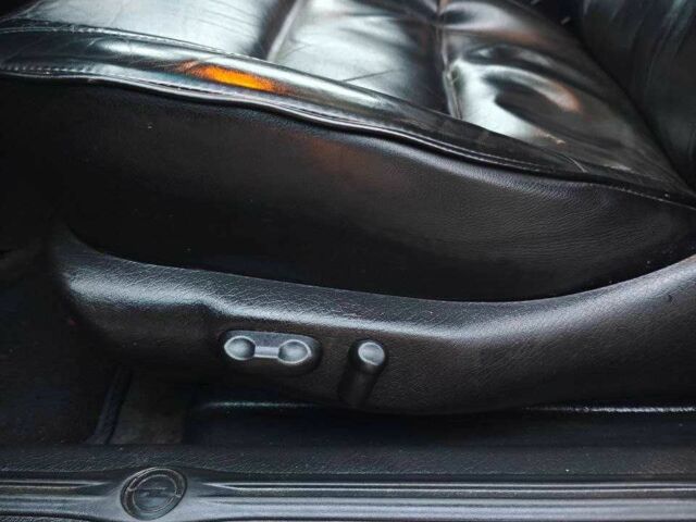 Черный Опель Омега, объемом двигателя 2 л и пробегом 335 тыс. км за 2400 $, фото 8 на Automoto.ua