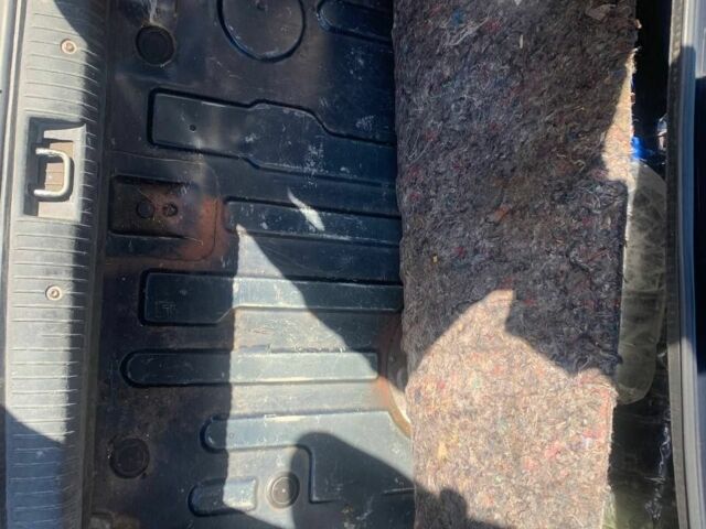 Черный Опель Омега, объемом двигателя 2 л и пробегом 287 тыс. км за 1750 $, фото 7 на Automoto.ua