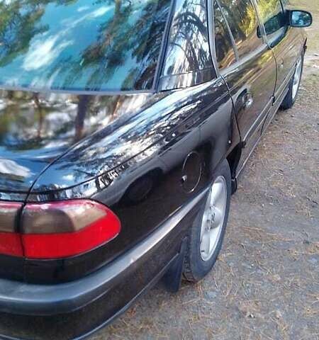 Чорний Опель Омега, об'ємом двигуна 2 л та пробігом 300 тис. км за 2600 $, фото 7 на Automoto.ua