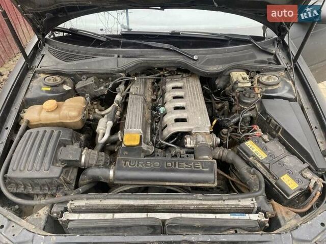 Чорний Опель Омега, об'ємом двигуна 2 л та пробігом 300 тис. км за 2100 $, фото 6 на Automoto.ua