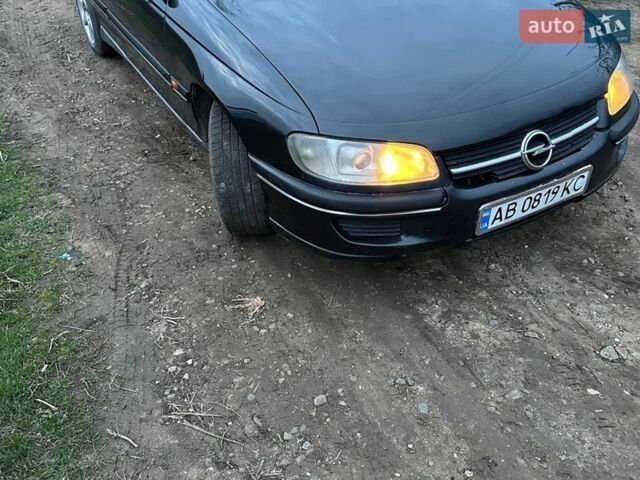 Черный Опель Омега, объемом двигателя 2 л и пробегом 388 тыс. км за 2900 $, фото 3 на Automoto.ua