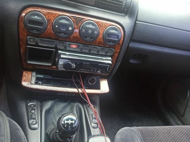 Чорний Опель Омега, об'ємом двигуна 2 л та пробігом 300 тис. км за 1450 $, фото 6 на Automoto.ua