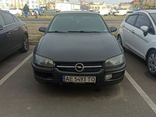 Чорний Опель Омега, об'ємом двигуна 2 л та пробігом 300 тис. км за 1450 $, фото 7 на Automoto.ua