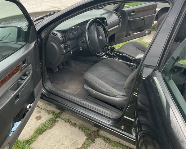 Чорний Опель Омега, об'ємом двигуна 2.2 л та пробігом 250 тис. км за 3900 $, фото 16 на Automoto.ua