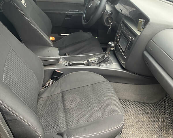 Черный Опель Омега, объемом двигателя 2.2 л и пробегом 313 тыс. км за 3200 $, фото 6 на Automoto.ua