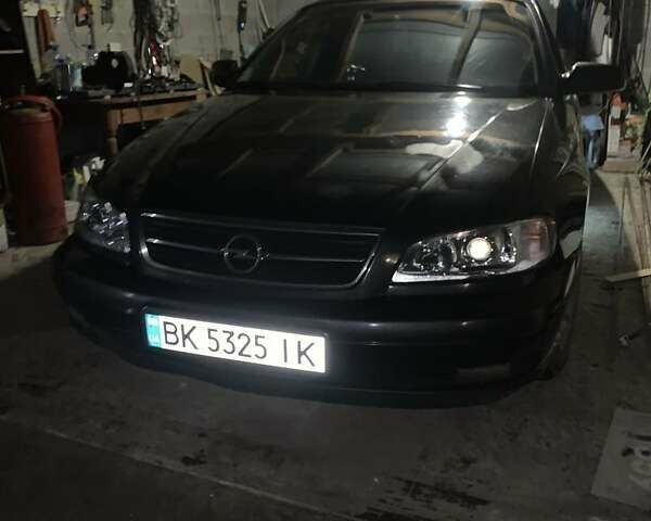 Чорний Опель Омега, об'ємом двигуна 2.2 л та пробігом 382 тис. км за 3100 $, фото 2 на Automoto.ua