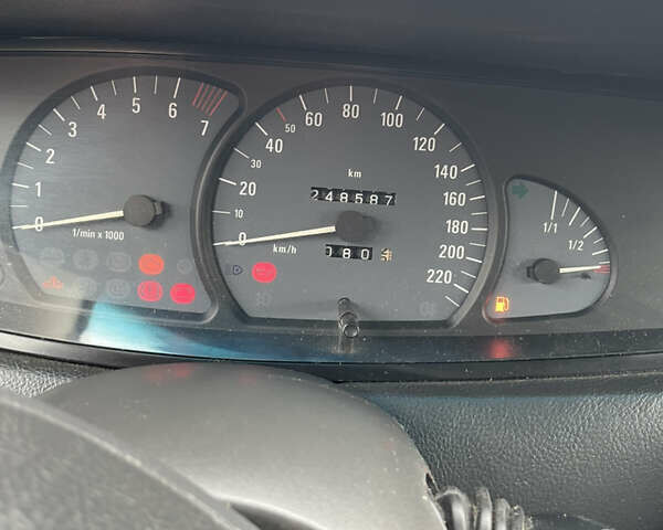 Чорний Опель Омега, об'ємом двигуна 2.2 л та пробігом 250 тис. км за 3900 $, фото 11 на Automoto.ua