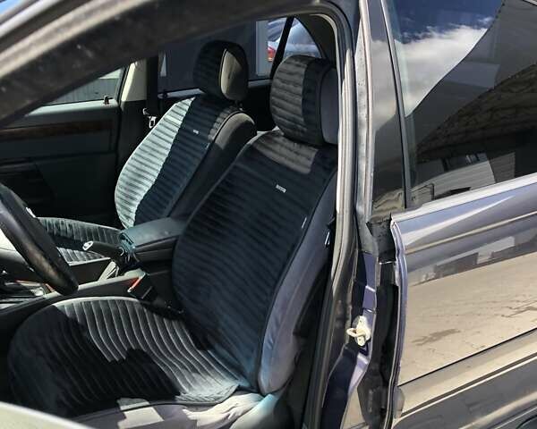 Черный Опель Омега, объемом двигателя 2.5 л и пробегом 287 тыс. км за 3900 $, фото 7 на Automoto.ua