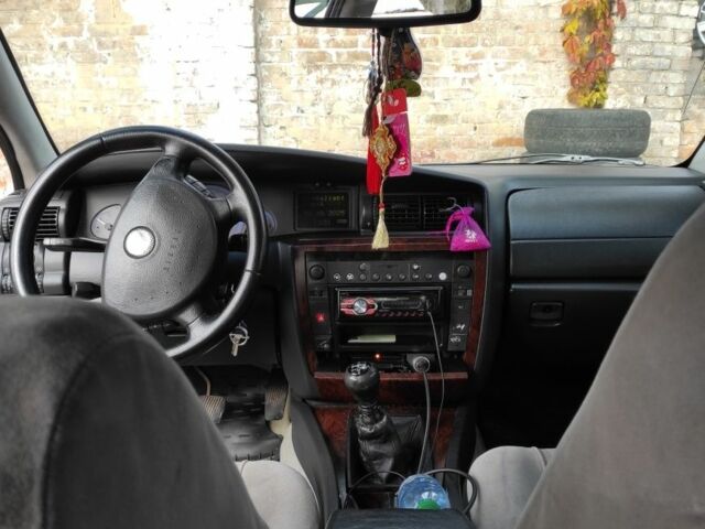 Чорний Опель Омега, об'ємом двигуна 2.5 л та пробігом 3 тис. км за 4000 $, фото 5 на Automoto.ua