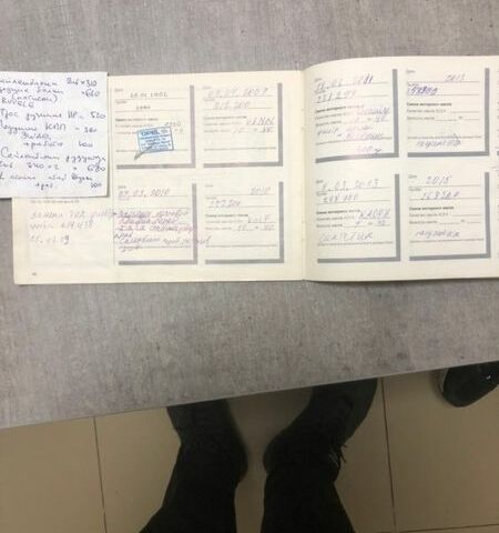 Чорний Опель Омега, об'ємом двигуна 2.2 л та пробігом 320 тис. км за 2100 $, фото 16 на Automoto.ua