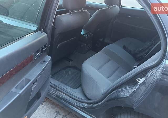 Черный Опель Омега, объемом двигателя 2.2 л и пробегом 356 тыс. км за 2800 $, фото 4 на Automoto.ua