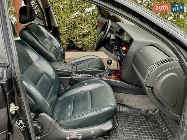 Черный Опель Омега, объемом двигателя 2.2 л и пробегом 290 тыс. км за 2350 $, фото 17 на Automoto.ua