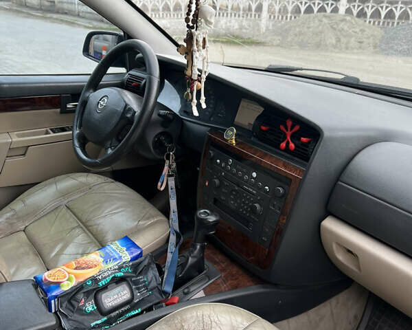 Черный Опель Омега, объемом двигателя 2.5 л и пробегом 280 тыс. км за 4300 $, фото 7 на Automoto.ua