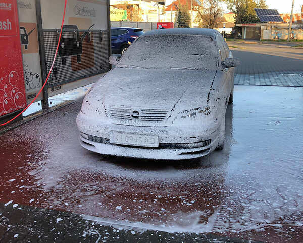 Чорний Опель Омега, об'ємом двигуна 2.2 л та пробігом 335 тис. км за 4000 $, фото 32 на Automoto.ua