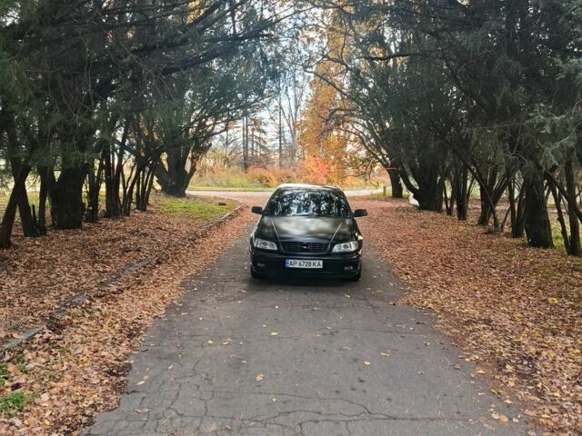 Черный Опель Омега, объемом двигателя 2.6 л и пробегом 350 тыс. км за 3700 $, фото 6 на Automoto.ua