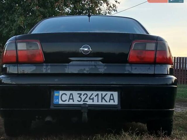 Опель Омега 2003 в Черкассах на Automoto.ua Черный Опель Омега, объемом двигателя 2.17 л и пробегом 273 тыс. км за 4200 $, фото 2 на Automoto.ua